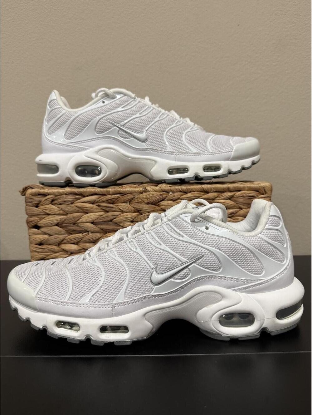 Size 9.5 - Nike Air Max Plus “White”